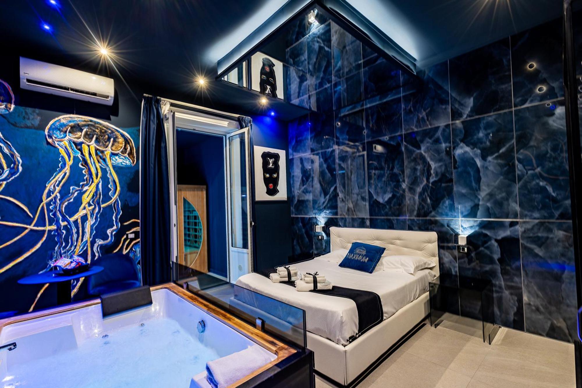 Suite with Hot Tub