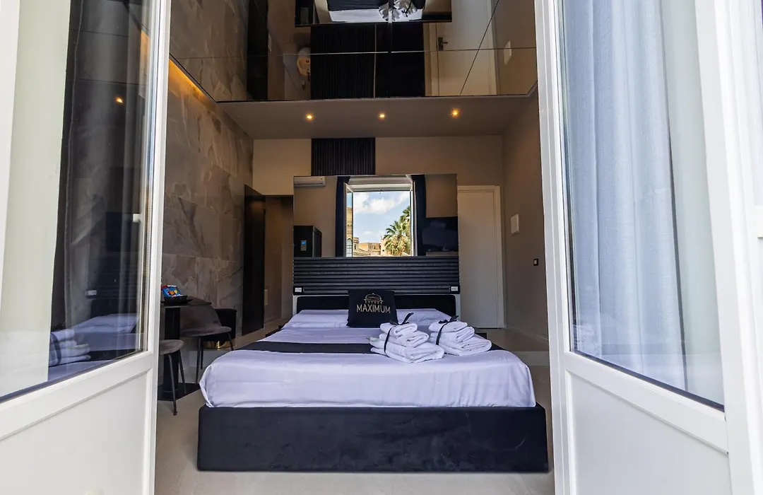 Maximum Suite & Spa-1